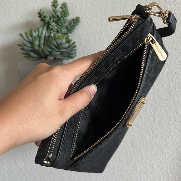 Michael Kors Black Wristlet/Clutch - Picture 4 of 7